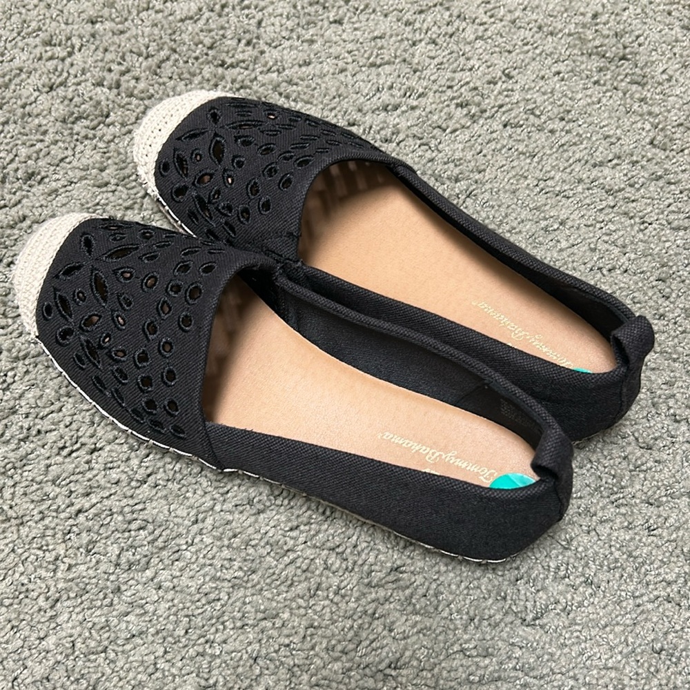 Tommy Bahama size 8 flats
